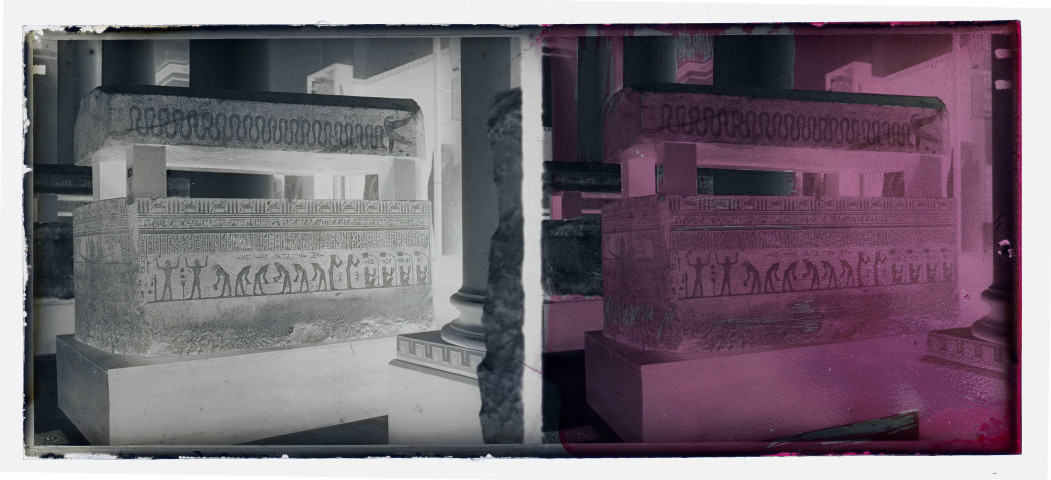 Salle et collections d'un musée égyptien.