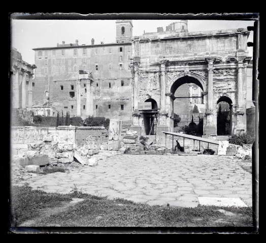 Arc de triomphe de Septimius Severus en l'honneur de la bataille remportée à Rome (Italie).