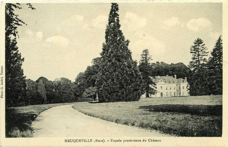 Heuqueville. Façade postérieure du Château.