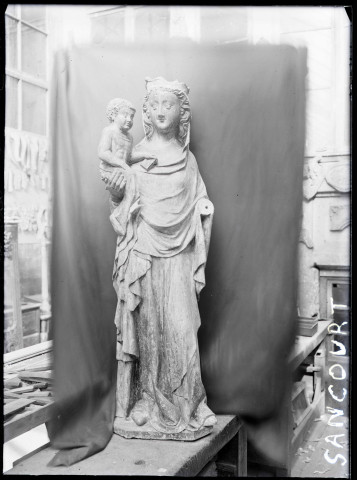 Statue de Vierge à l'enfant de l'église de Sancourt (Eure).