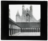 Abbaye du Mont-Saint-Michel (Manche), la cour du cloître.