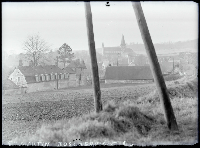 Vue sur l'abbaye Saint-Georges de Saint-Martin-de-Boscherville (Seine-Maritime).