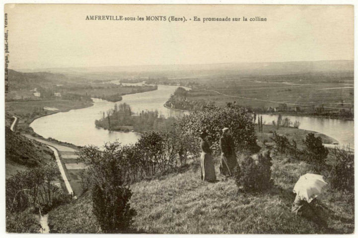 Amfreville-sous-les-Monts. En promenade sur la colline.