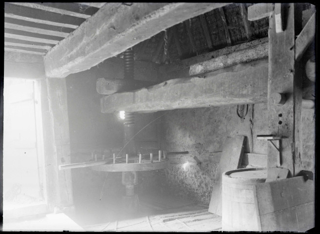 Vis du moulin à colombages d'Elbeuf (Seine-Maritime) ou du Neubourg (Eure).