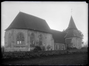 Vue d'ensemble de l'église d'Infreville (Eure).