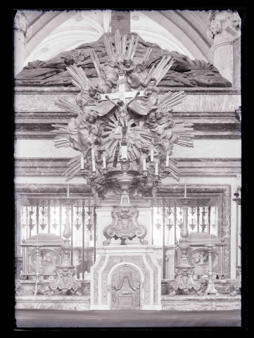 Gloire en bois doré du XVIIème siècle de l'église de Saint-Riquier (Somme).