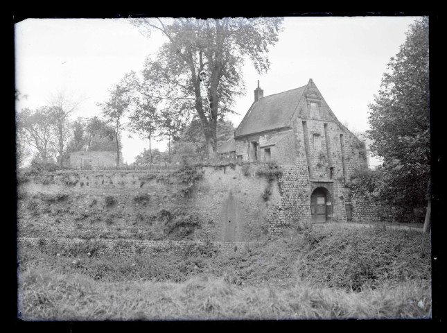 Porte des remparts de Montreuil-sur-Mer (Pas-de-Calais).