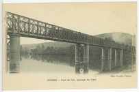 Vernon-Ville. Pont de Fer, passage du train.