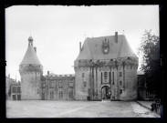 Pavillon d'entrée de château.