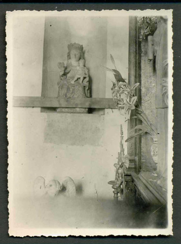 Statue de Vierge à l'Enfant dans l'église Notre-Dame de la Chapelle-Genevray (aujourd'hui La Chapelle-Réanville)