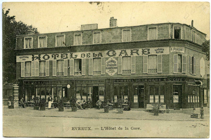Evreux-Ville. L'Hôtel de la Gare.