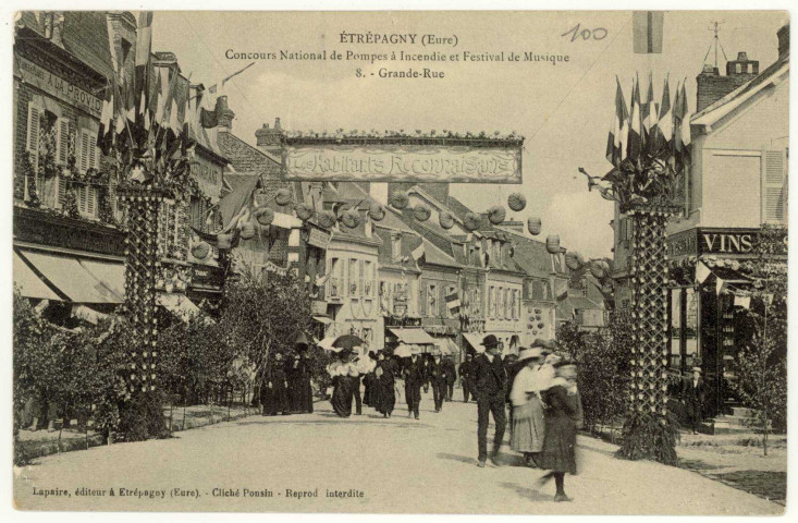 Etrépagny. Concours National de Pompes à Incendie et Festival de Musique. Grande Rue.