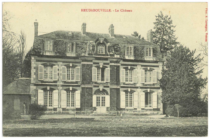 Heudebouville. Le Château.