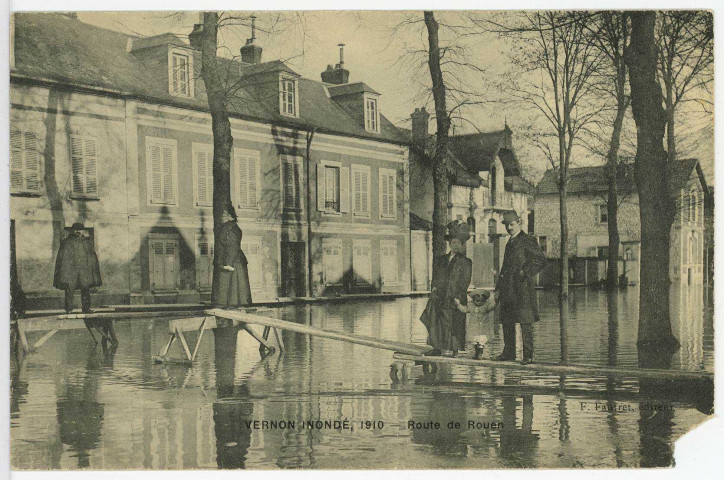 Vernon-Ville. Vernon inondé, 1910 - Route de Rouen.