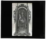 Église d'Heudreville-en-Lieuvin, statue de Saint-Pierre assis dans un fauteuil.