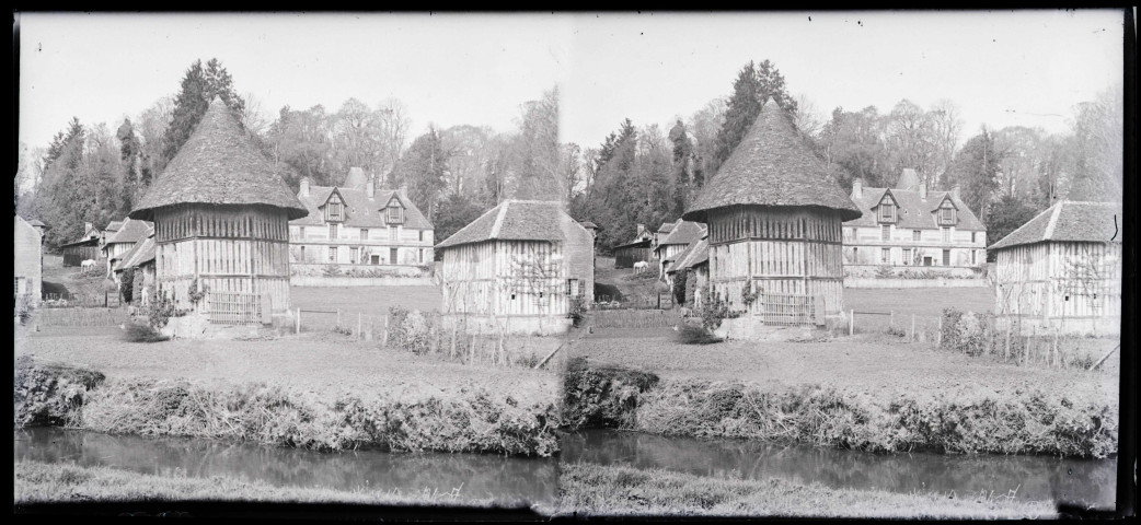 Manoir normand avec colombier.