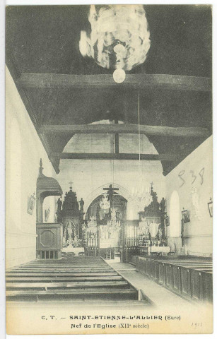 Saint-Etienne-l'Allier. Nef de l'Eglise (XIIe siècle).
