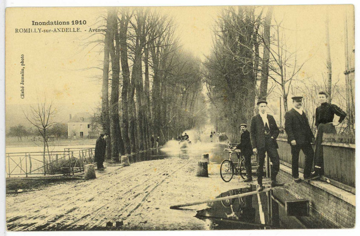 Romilly-sur-Andelle. Inondations 1910 - Avenue.