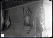 Statues de Sainte-Marthe et de Sainte-Marguerite de l'église de Saint-Pierre-des-Ifs (Eure).