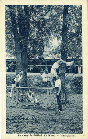 Bouafles. Le Camp de Bouafles (Eure). - Culture physique.