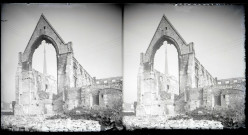 Église de Rouen (Seine-Maritime) endommagée par les bombardements de la seconde guerre mondiale.