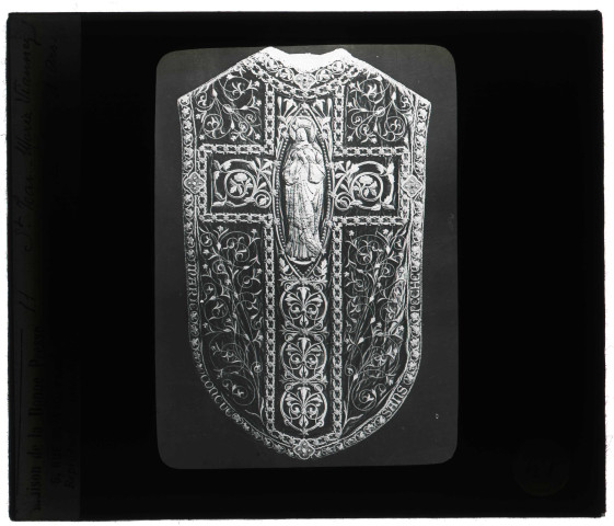 Chasuble bleue de Jean-Marie Vianney, curé d'Ars-sur-Formans (Ain).