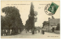 Croix-Saint-Leufroy (La). Avenue du Chêne.