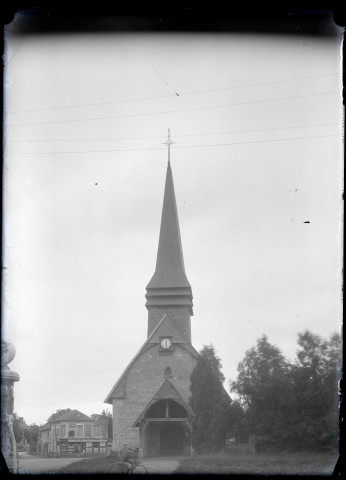 Vue d'ensemble de l'église de Drucourt (Eure).