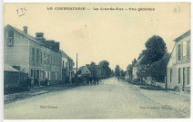 Sainte-Colombe-la-Campagne. La Grande Rue - Vue générale.