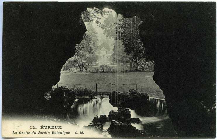 Evreux-Ville. La Grotte du Jardin Botanique.