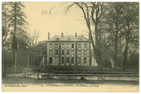 Mesnil-sur-l'Estrée (Le). Le Château (côté Est).