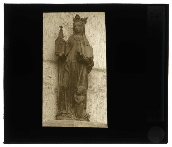 Collégiale Notre-Dame des Andelys (Eure), statue de Sainte-Clothilde.