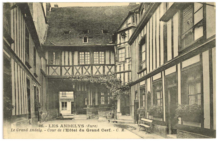 Andelys (Les). Le Grand Andely. - Cour de L'Hôtel du Grand Cerf.