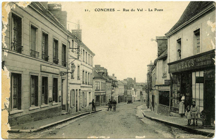 Conches-en-Ouche. Rue du Val - La Poste.