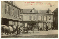 Beuzeville. Une Place de Beuzeville-Encoignure des routes de Honfleur et de Pont-l'Evêque.