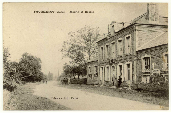 Fourmetot. Mairie et Ecoles.