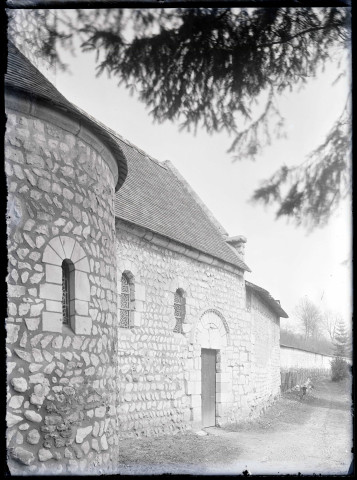 Angle de la chapelle Saint-Saturnin de l'abbaye Notre-Dame de Fontenelle de Saint-Wandrille-Rançon (Seine-Maritime).