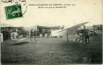 Vernon-Ville. Fête d'Aviation de Vernon - 25 Août 1912 - Barrier sort pour la deuxième fois.