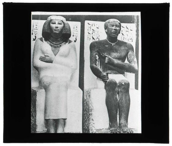 Musée du Caire (Égypte), statues en calcaire peint de Rahotep et de la princesse Nofret.