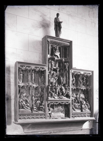 Retable représentant la Passion du Christ.