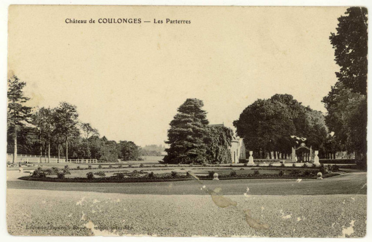 Coulonges. Château de Coulonges-Les Parterres.