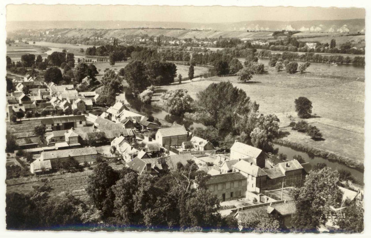 Criquebeuf-sur-Seine. En avion au dessus de Criquebeuf- (Le Hameau de Quatre-âges).