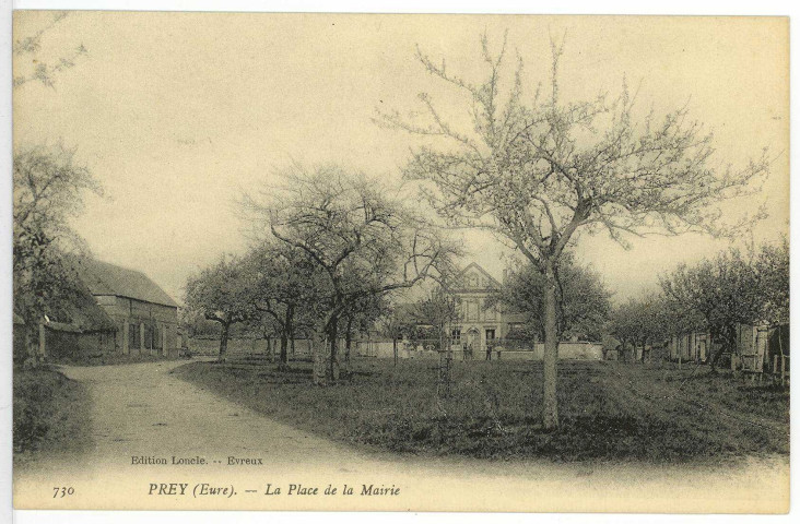 Prey. La Place de la Mairie.