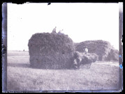 Vue générale sur le bâtiment Saint-Maurice d'Orgeville (Eure) en décembre 1898.