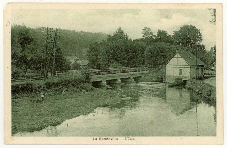 Bonneville-sur-Iton (la). L'Iton.