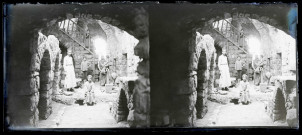 Passage voûté dans la ruelle d'un souk.
