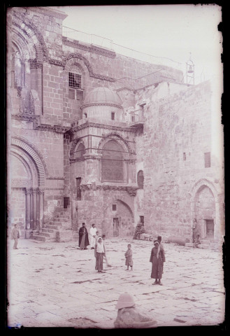 Façade de l'église du Saint-Sépulcre de Jérusalem (Israël).