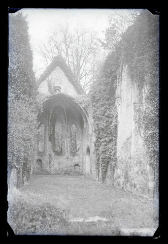 Ruines de l'abbaye de Fontaine-Guérard (Radepont, Eure).