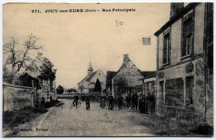 Jouy-sur-Eure. Rue principale.