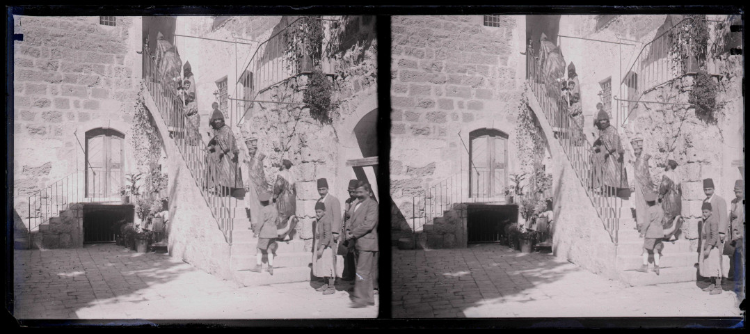 Prêtres arméniens à Jérusalem (Israël) (notice PA).